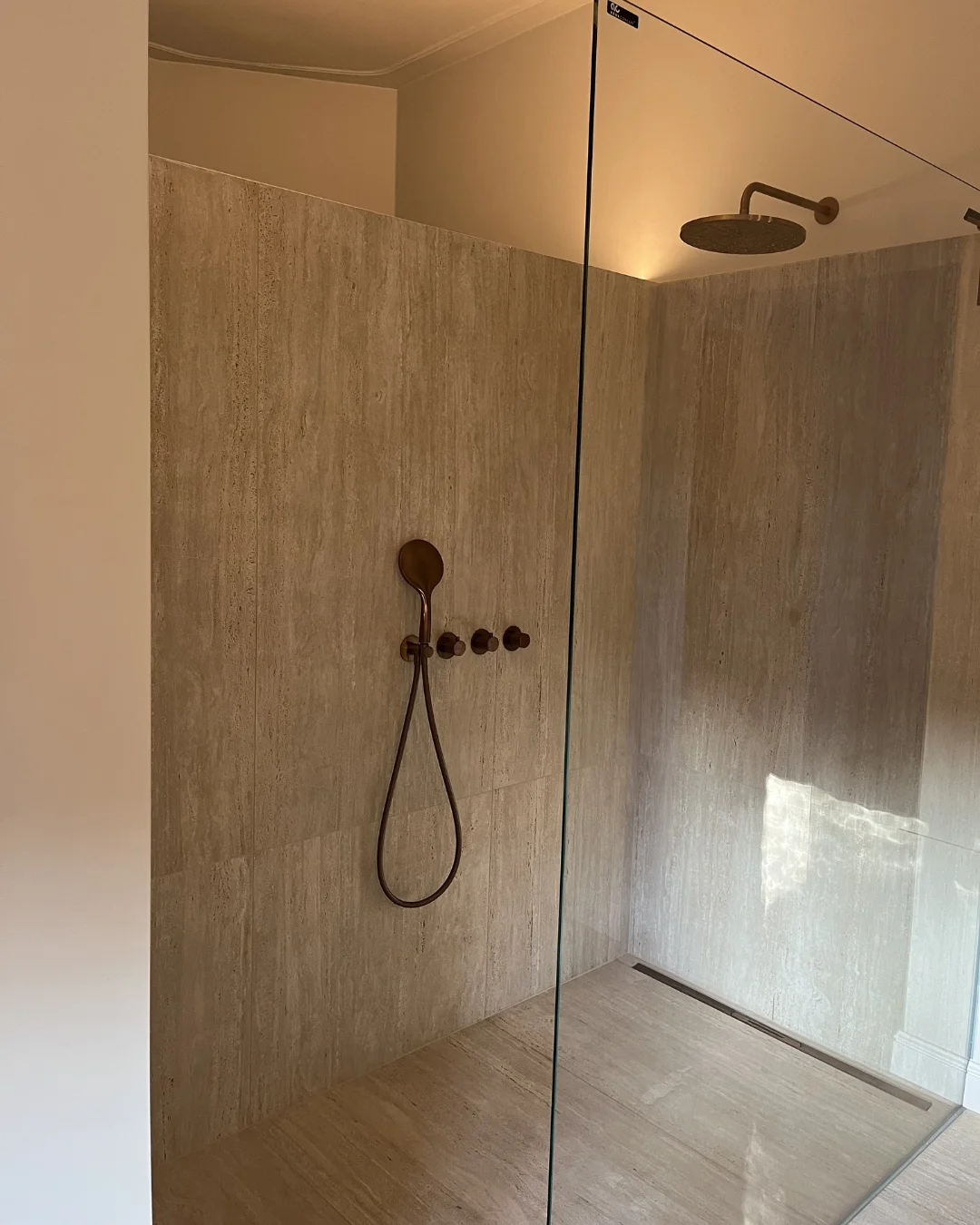 grote badkamer douche Grote Badkamer Douche